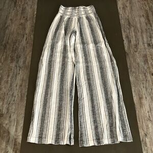 Rewash gray and white stripped boardwalk pants